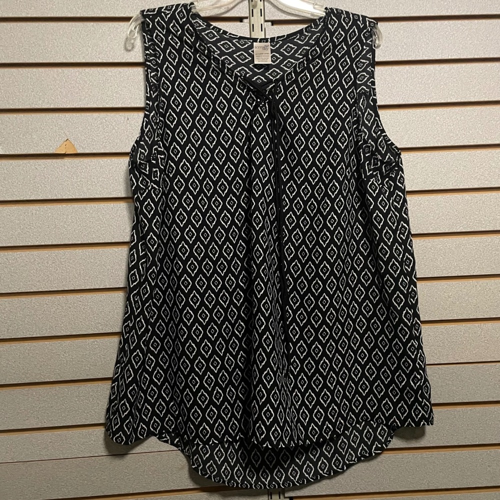 Terra Sky Womens Plus Size 1X Black White Diamond Print Sleeveless Top